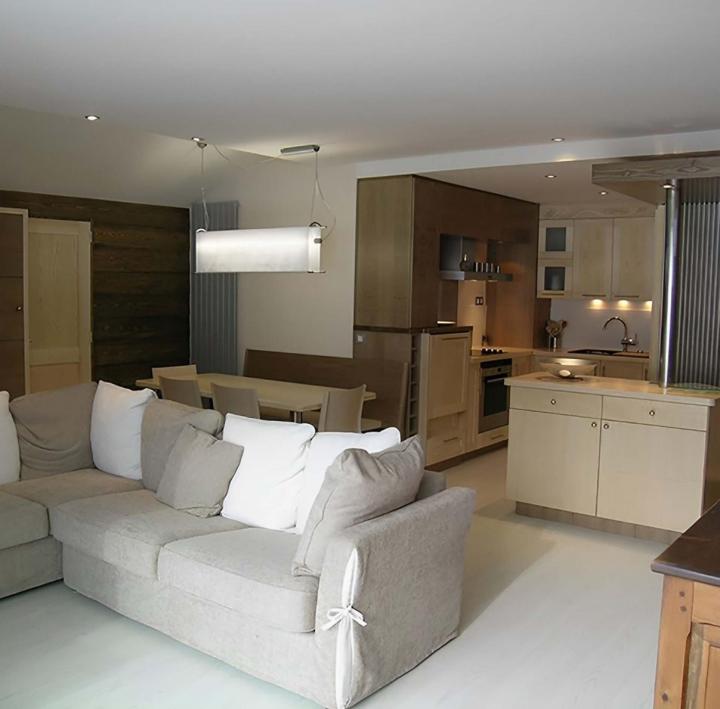 Je suis menuisier-agenceur depuis des années.